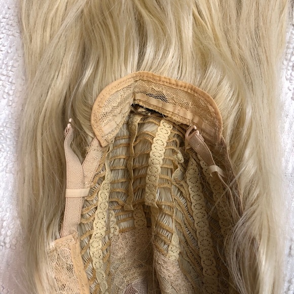Long Wavy Blonde Wig 28” Center Middle Part - Picture 4 of 14